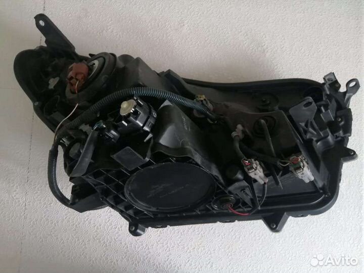 Фара левая toyota rav 4