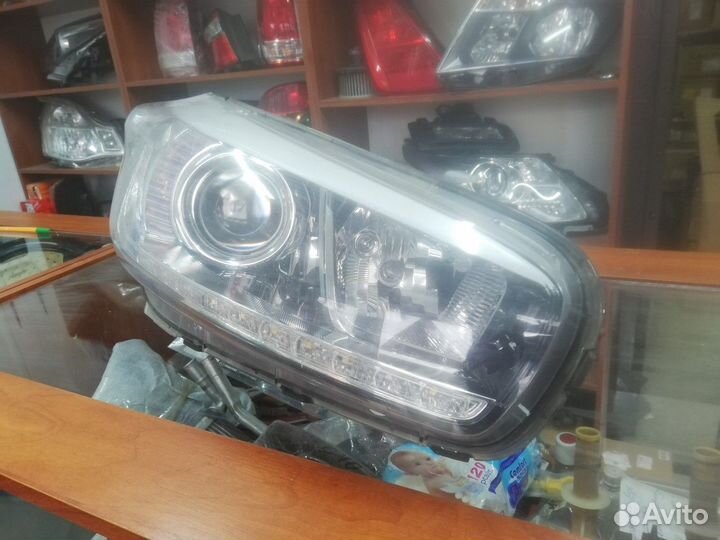 Фара Kia Ceed