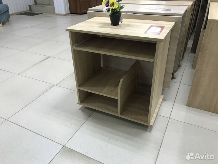 Стол компьютерный