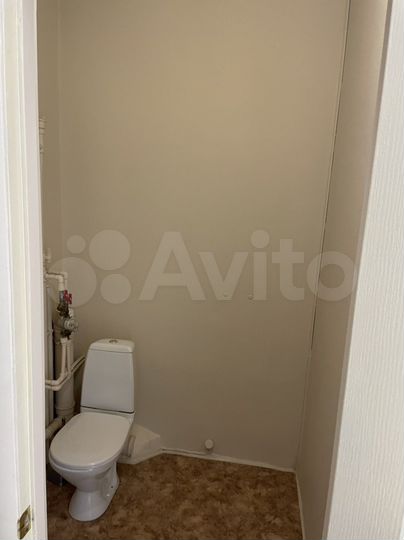 Центр, 3 этаж, гор,хол.вода в кабинете,17кв.м