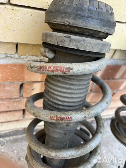 Передние стойки аммортизаторы пружины vito 638