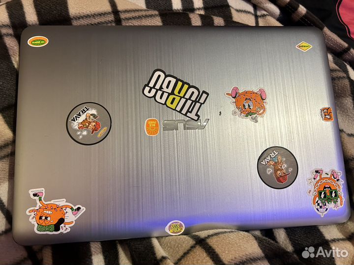 Ноутбук asus