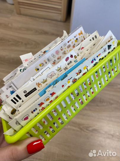 Слайдеры и наклейки для маникюра