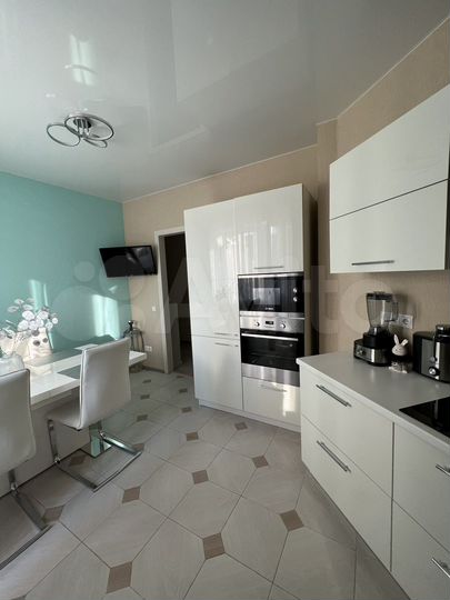 2-к. квартира, 60 м², 4/16 эт.