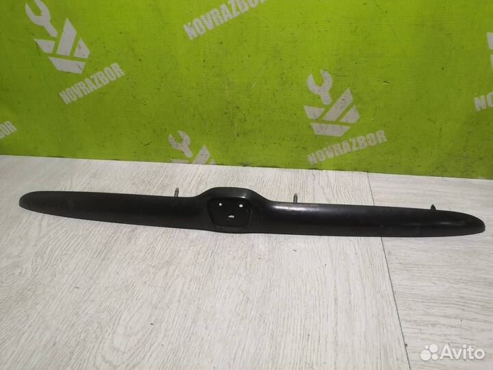 Накладка двери багажника Пежо 206