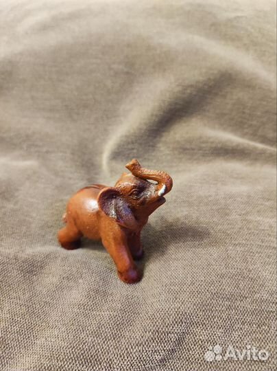 Статуэтка слон