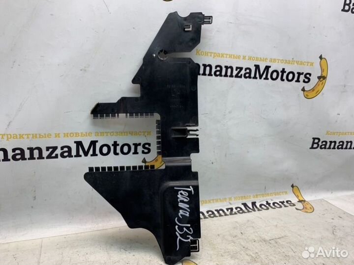 Дефлектор радиатора передний левый Nissan Teana