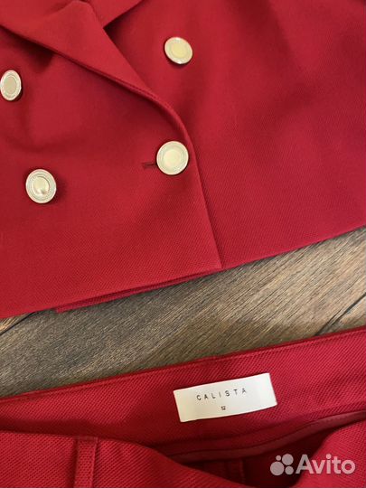 Женский костюм