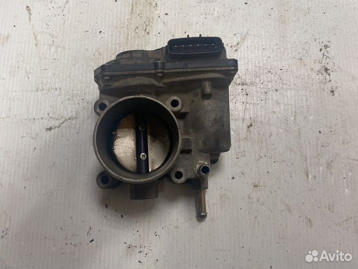 Дроссельная заслонка Toyota corolla E 150 1,6