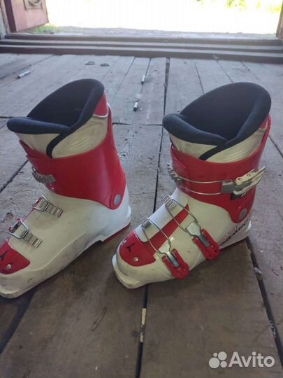 Горнолыжные ботинки atomic