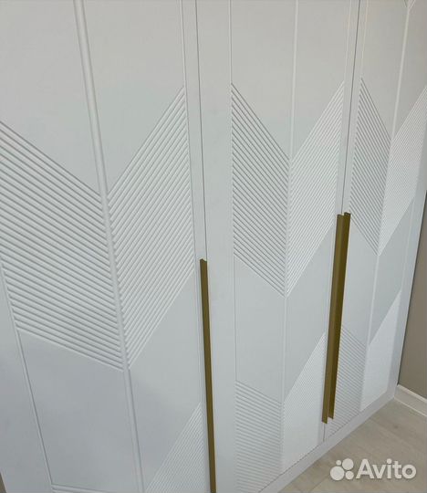 Распашной шкаф