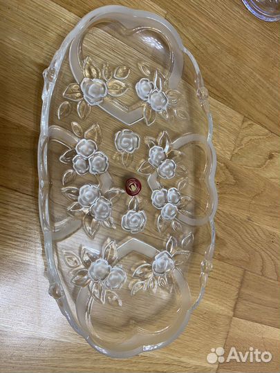 Ваза для фруктов на ножке