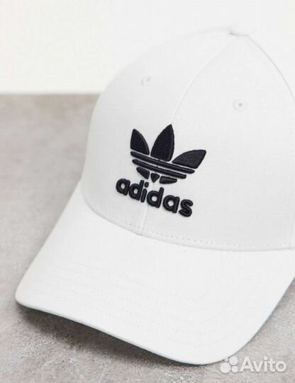 Adidas originals кепка