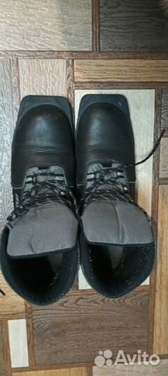 Ботинки лыжные
