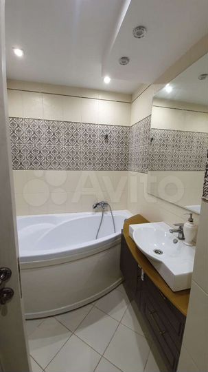 2-к. квартира, 55 м², 2/10 эт.