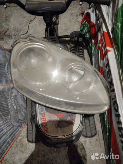 Фара правая фольцваген гольф 5