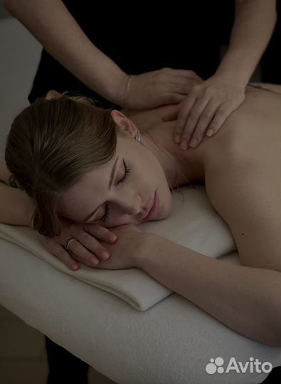 Массажистка