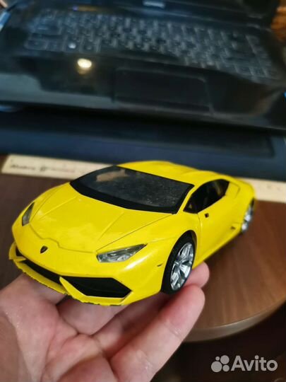 Машинка lamborghini maisto 1:24 игрушка