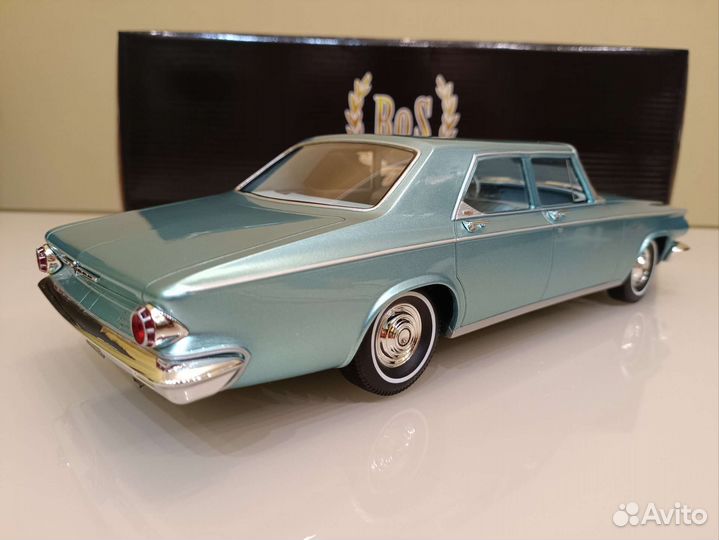 Chrysler Newport Sedan 1963г. Голубой 1:18