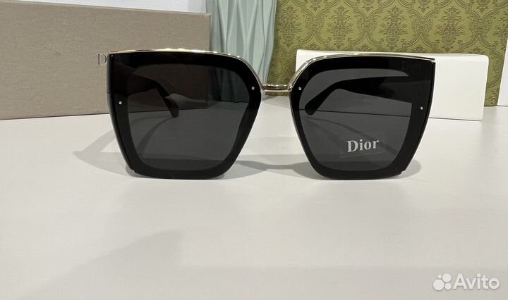 Солнцезащитные очки женские Dior черные