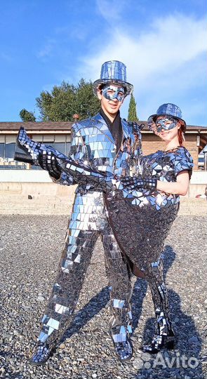 Зеркально блистательный дуэт на ваши праздники