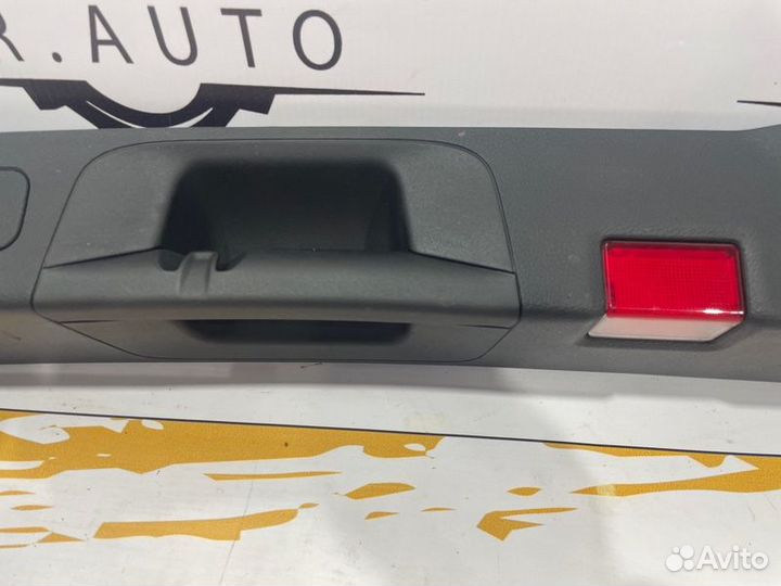 Обшивка двери багажника W Mercedes Glc W253 2 2018