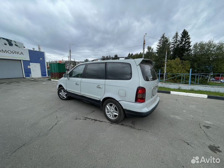 Hyundai Trajet 2.0 AT, 2001, 300 000 км