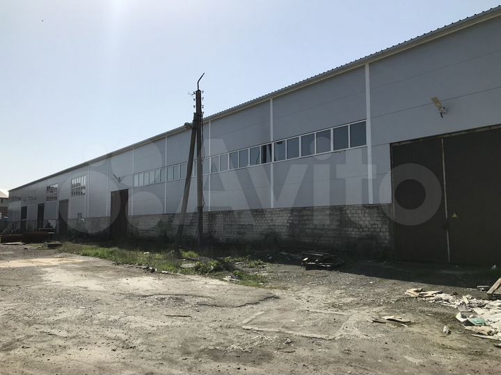 Нежилое помещение, 2700 м²