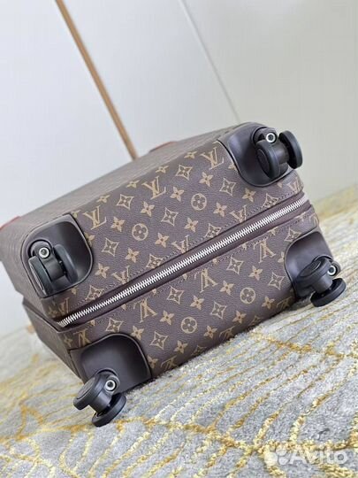 Чемодан Louis vuitton