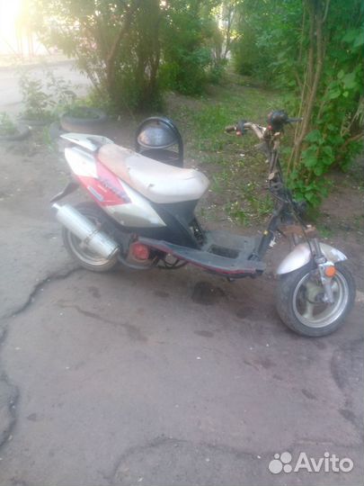 Скутер. 50 кубовый