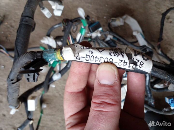 Проводка панели приборов Тойота Land Cruiser 200