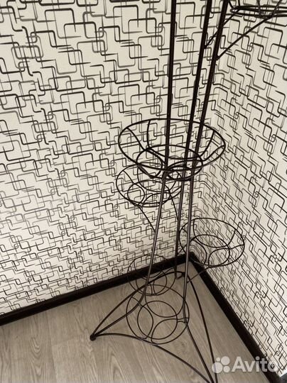 Стойка металлическая для цветов