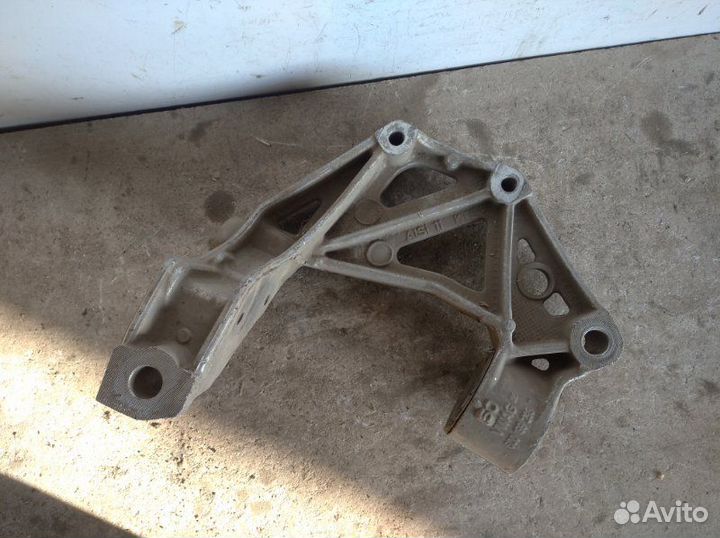 Рычаг передний Skoda Fabia 1 1999-2007