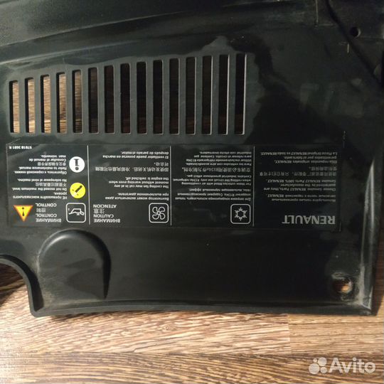 Решетка радиатора Renault Logan 2 Sandero 2