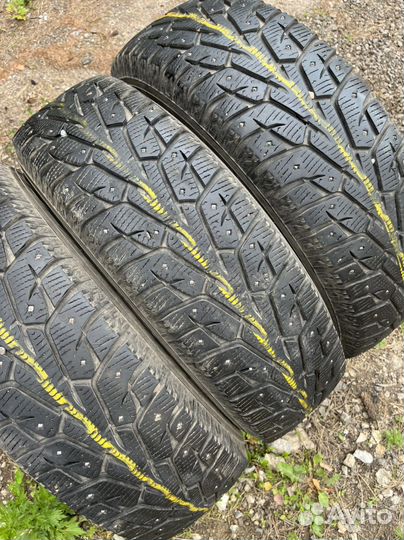 Yokohama Ice Guard Stud IG55 215/70 R16