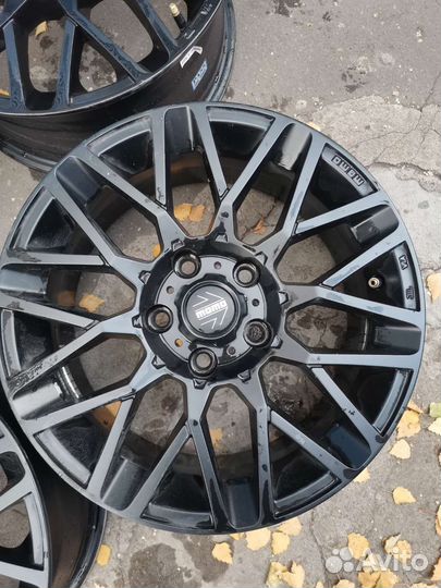 Диски Momo r16