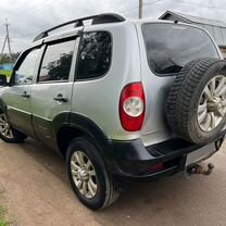 Chevrolet Niva 1.7 MT, 2011, 200 000 км, с пробегом, цена 319 000 руб.