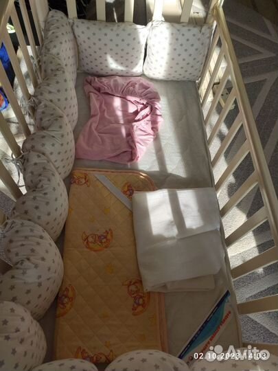 Детская кроватка Алита с маятником и матрасом