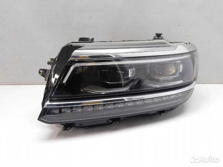 Фара левая Volkswagen Tiguan