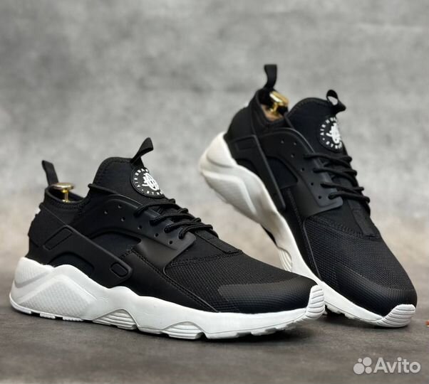 Nike air Huarache черные бел.подошва разм. 44