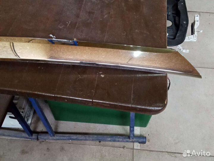 Хром крышки багажника Toyota Corolla E180