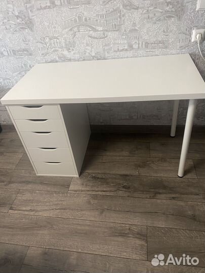 Письменный стол IKEA
