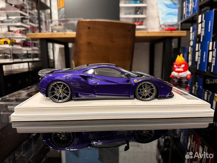 IM1816G IVY Ferrari F8 Hong Kong Violet 1:18