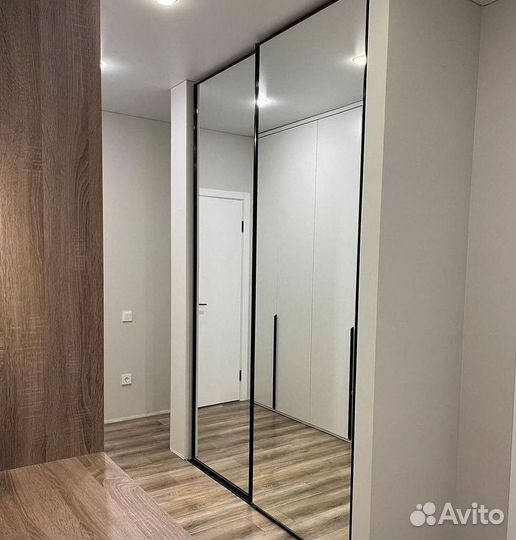 Современный шкаф купе