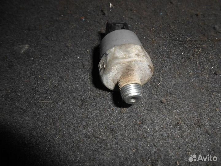 Датчик давления масла Toyota Mark II JZX110(00-02)