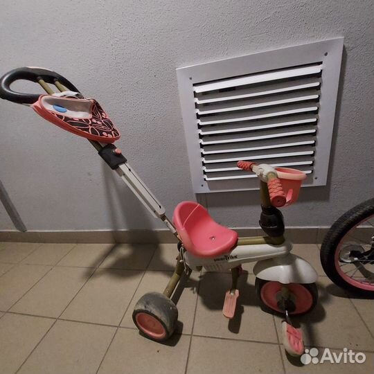 Детский велосипед с ручкой