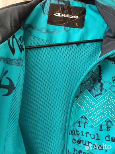 Женский спортивный костюм