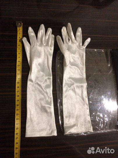 Перчатки белые праздничные детские