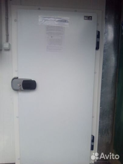 Дверь для холодильной камеры