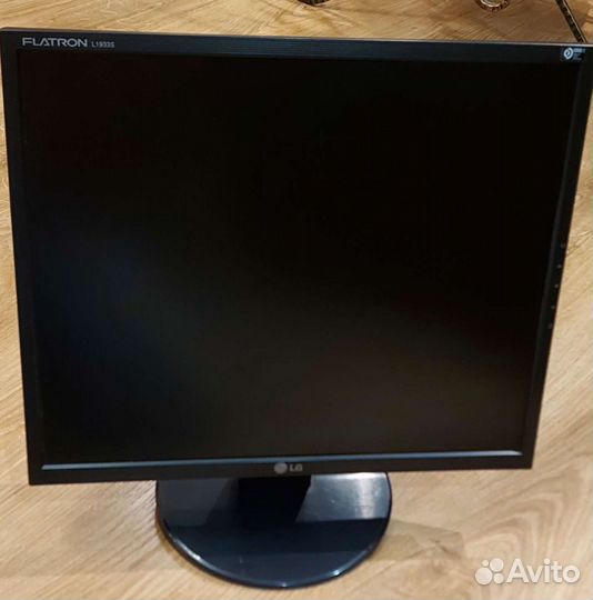 Монитор LG flatron L1933-BF
